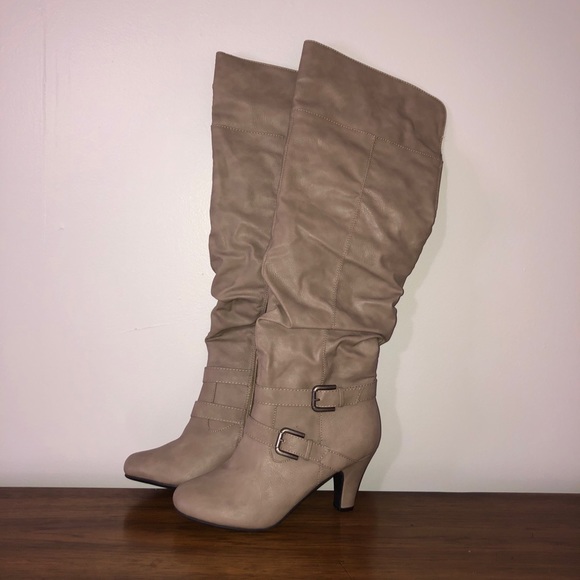Gray Knee-High Side Zip Heeled Boots - Picture 6 of 6